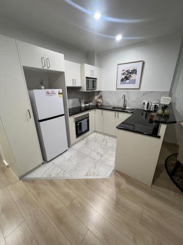 Adelaide Cbd Apartment - 3Br, 2Bath & Carpark 외부 사진